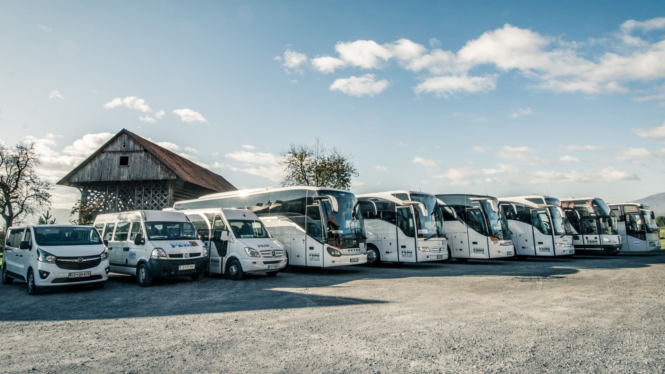 Flota modernih avtobusov Pemi